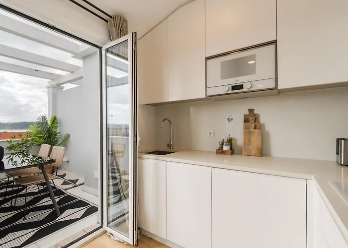 아파트 Casa Boma Lisboa - Sea View With Private Sunny Terrace - I